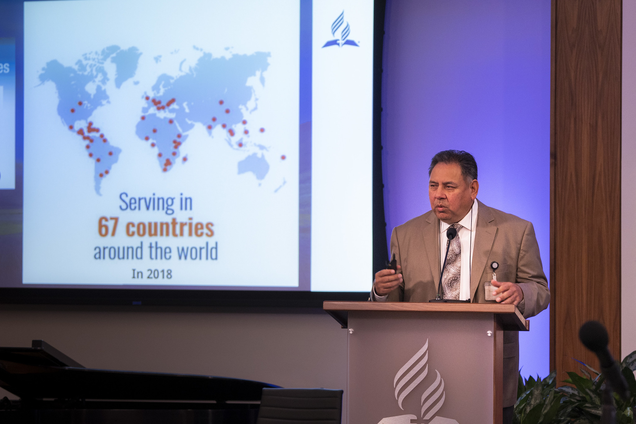 Ernest Hernandez, director of the Office of Volunteer Missions, shares a report on volunteer and missionary activity in the NAD. Photo by Pieter Damsteegt